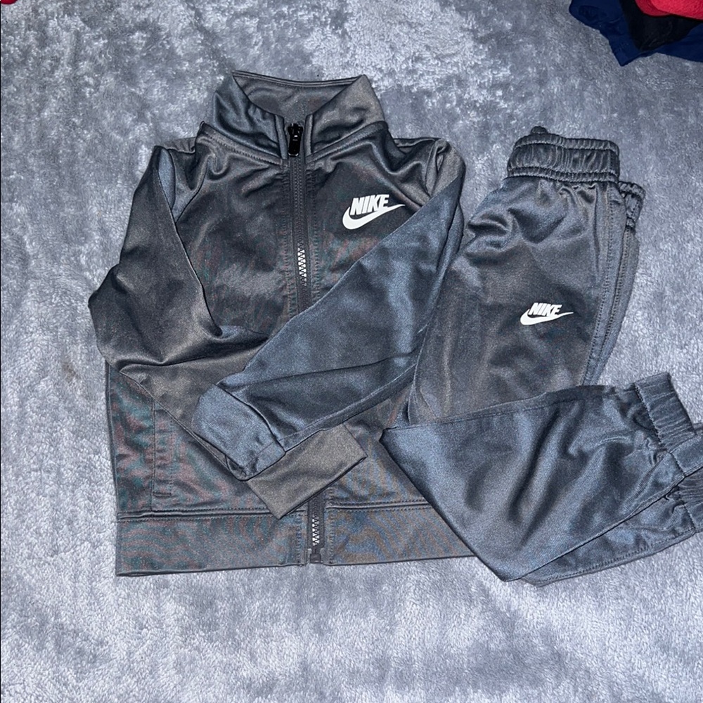 Fleece Lined Grey and White Nike Matching Set